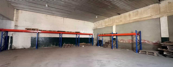 Vị trí ngay ở Phú Thuận, Quận 7 cho thuê kho bãi 300m2 giá thuê cực kì tốt chỉ 33 triệu/tháng lh thương lượng thêm-02