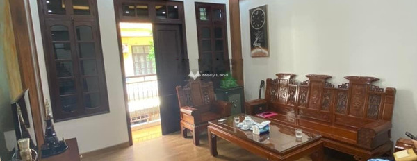 Trong căn này thì gồm 4 phòng ngủ, cho thuê nhà ở Diện tích nền 55m2 giá thuê bàn giao 13 triệu/tháng tọa lạc trên Nguyễn Hoàng, Hà Nội-03