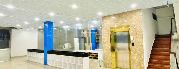 Giá khoảng 220 triệu/tháng, cho thuê nhà có diện tích sàn 600m2 vị trí đặt tọa lạc ngay trên Tân Sơn, Gò Vấp ban công view đẹp-03