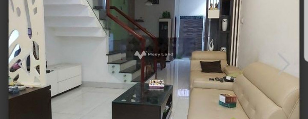 Tổng quan trong nhà 3 phòng ngủ, cho thuê nhà ở diện tích khoảng 80m2 giá thuê mềm 15 triệu/tháng vị trí mặt tiền nằm ở Nha Trang, Khánh Hòa-03