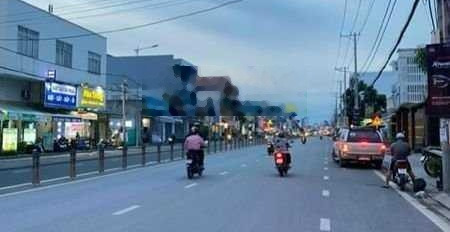 Cho thuê ngang 30m góc 3 mặt tiền đường Trần Hoàng Na, Ninh Kiều, Cần Thơ -03