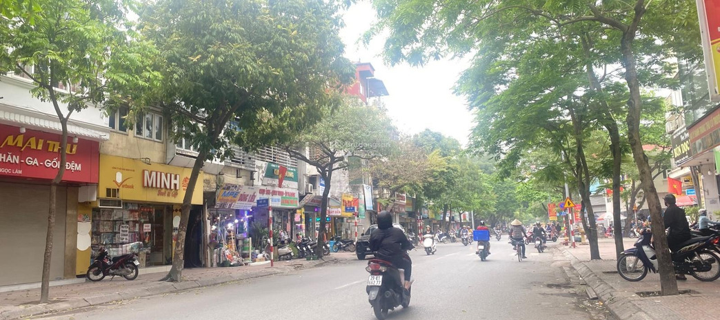 Vị trí đặt tại trung tâm Ngọc Lâm, Long Biên bán nhà bán ngay với giá khởi đầu chỉ 14.5 tỷ