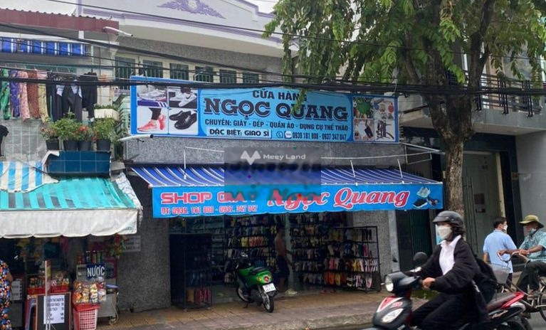 Vị trí ngay tại Trần Phú, Phường 1 bán nhà giá bán cực êm 9.5 tỷ ngôi nhà bao gồm có 3 PN