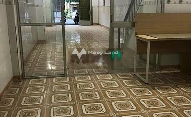 Có một diện tích là 150m2, cho thuê nhà ở vị trí thuận lợi gần Quận 9, Hồ Chí Minh, căn nhà bao gồm 2 phòng ngủ, 2 WC gặp để trao đổi-03