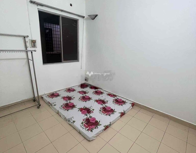 Hướng Tây, cho thuê chung cư tọa lạc trên Phường 19, Hồ Chí Minh, căn hộ này bao gồm 2 PN, 1 WC cực kì sang trọng-01