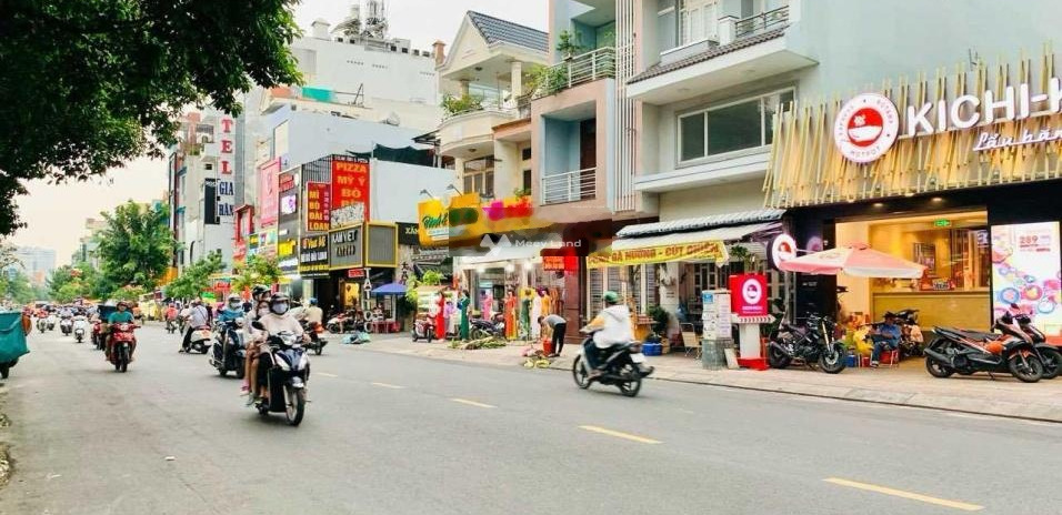 Bán nhà bán ngay với giá phải chăng chỉ 28 tỷ có diện tích chung là 125m2 vị trí đặt ở tại Trường Chinh, Hồ Chí Minh