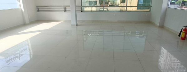 Cho thuê nhà diện tích sàn là 200m2 vị trí mặt tiền ở Hùng Vương, Hồ Chí Minh thuê ngay với giá cạnh tranh 130 triệu/tháng-03
