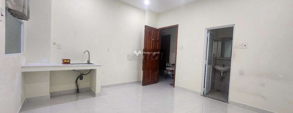 Cho thuê phòng trọ có diện tích tổng là 18m2 vị trí đặt nằm ở Quận 4, Hồ Chí Minh giá thuê khủng 4.2 triệu/tháng trong phòng này có Nhà trống-02