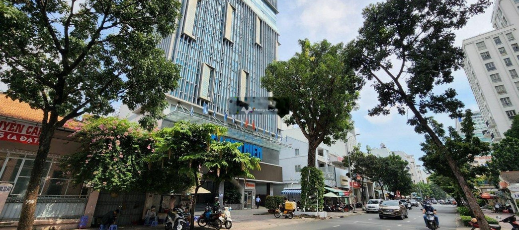 Bán nhà bán ngay với giá siêu rẻ 800 tỷ có diện tích rộng 2002m2 vị trí mặt tiền gần Tú Xương, Hồ Chí Minh