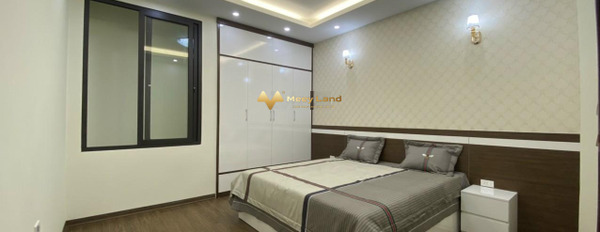 Nằm ở Phường Quang Trung, Quận Hà Đông, bán nhà, vào ở luôn giá thương mại từ 8.8 tỷ có diện tích chung 55m2, nhà nhìn chung có tổng 5 phòng ngủ khách...-03