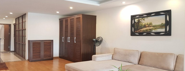 Cho thuê căn hộ dịch vụ tại Phạm Huy Thông, Ba Đình, 65m2, 1 phòng ngủ, view hồ, đầy đủ nội thất-03