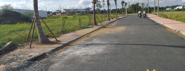 Cần bán đất nền lộ nhựa liền kề trường mầm non tại trung tâm Thạnh Phú-03