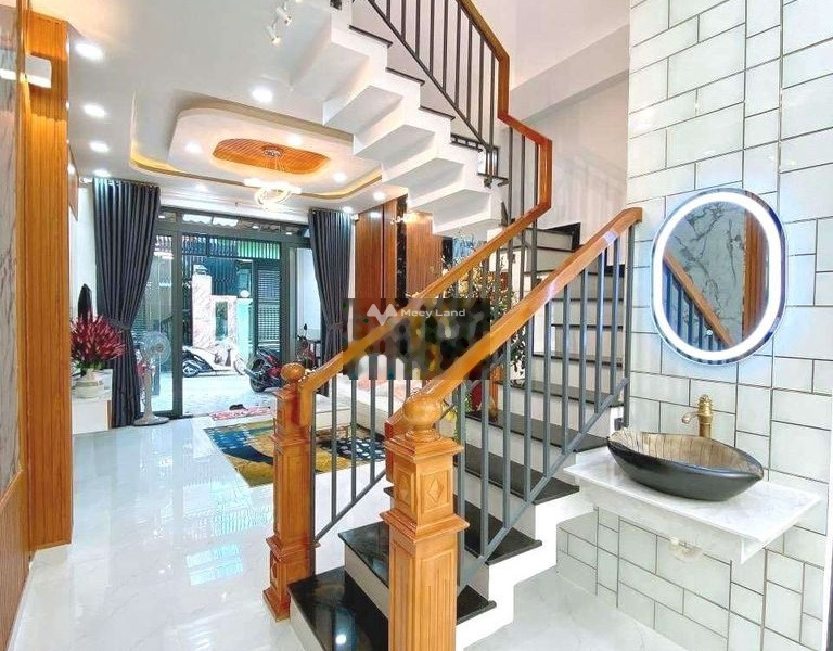 Bán nhà bán ngay với giá quy định chỉ 1.53 tỷ diện tích gồm 50m2 vị trí cực kì thuận lợi ngay tại Quận 5, Hồ Chí Minh-01