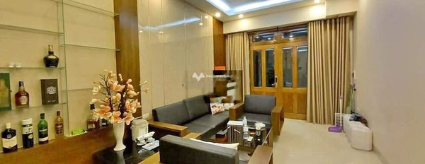 Nhà gồm 3 phòng ngủ bán nhà ở diện tích khoảng 45m2 giá bán đề cử từ 4.8 tỷ vị trí thuận lợi tọa lạc ngay ở Hoàng Quốc Việt, Cổ Nhuế 1-02