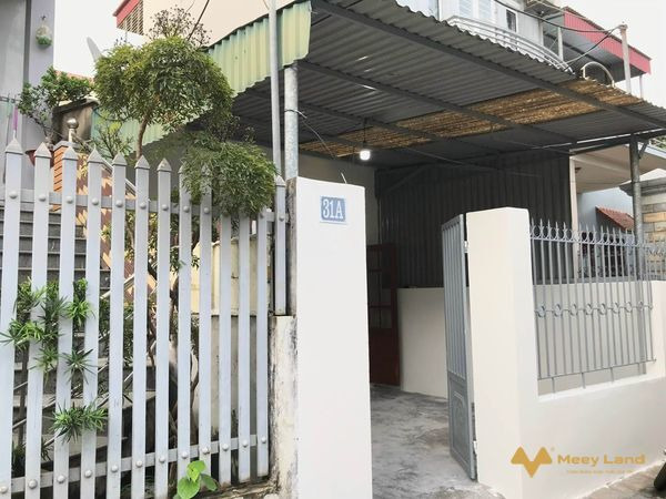 Chính chủ cần tiền bán căn nhà cấp 4, vị trí nằm ở trung tâm Thành Phố, gần sân vận động Cẩm Phả