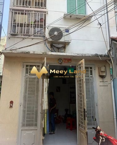 Giá tốt chưa từng có cho thuê nhà mặt tiền nằm tại Đường Cao Văn Lầu, Quận 6, vào ở ngay giá công khai 6 triệu/tháng dt là 24 m2, ngôi nhà này có tổng...