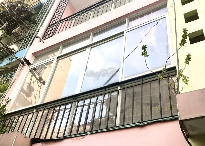 Cho thuê nhà vị trí đặt tọa lạc trên Hoàng Văn Thụ, Hồ Chí Minh, thuê ngay với giá siêu rẻ từ 11 triệu/tháng có diện tích tổng 25m2, nhà gồm có 4 PN-01