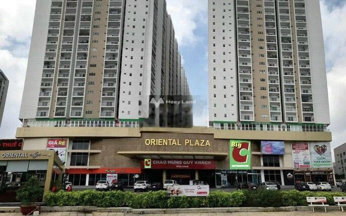 Bán căn hộ Oriental Plaza 2pn & 3pn - view ngoài 