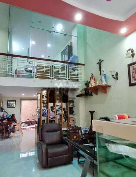Bán nhà có diện tích chung 85m2 vị trí đặt ngay trên Phong Phú, Hồ Chí Minh giá bán chính chủ 6.7 tỷ-01