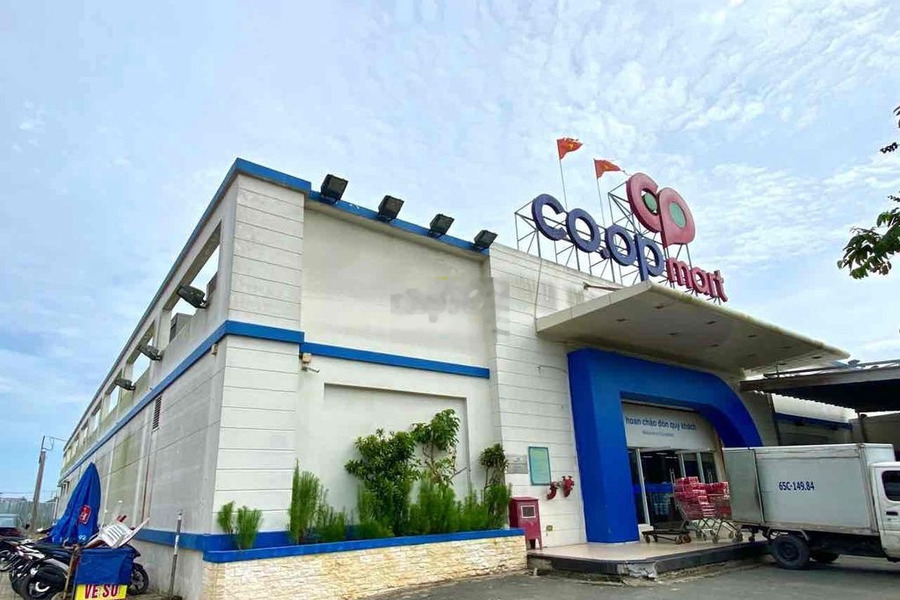 Bán Nền Đẹp Ngay Gần Siêu Thị Co.op Mart -01