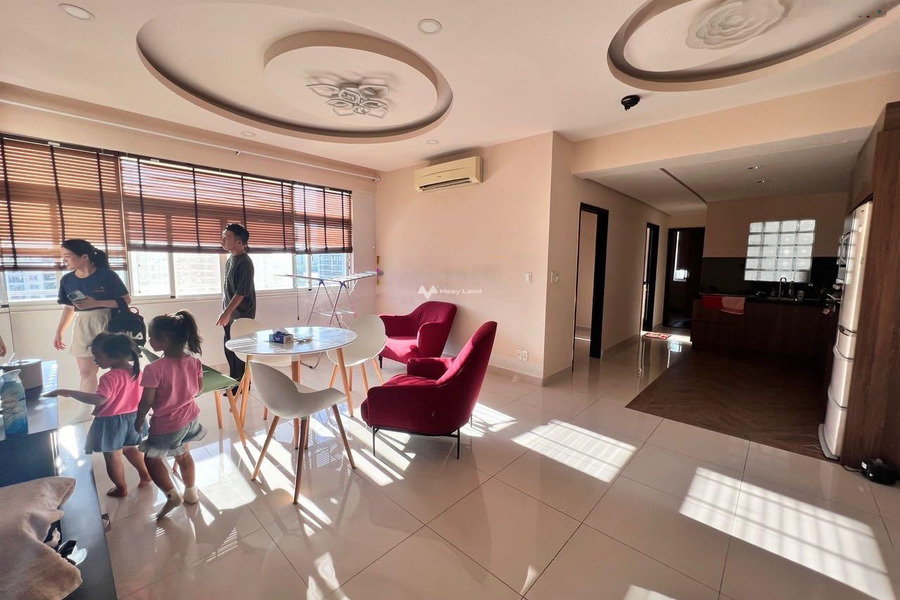 Căn hộ 3 PN, cho thuê căn hộ gần Tân Phú, Hồ Chí Minh, trong căn hộ tổng quan bao gồm 3 phòng ngủ, 2 WC giá ưu đãi-01
