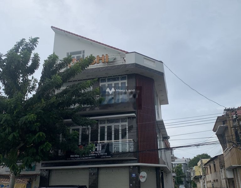 Cho thuê nhà Có tổng diện tích 100m2 vị trí mặt tiền nằm ở Phan Thiết, Bình Thuận giá thuê cực tốt chỉ 18 triệu/tháng, căn này bao gồm 4 PN, 4 WC-01