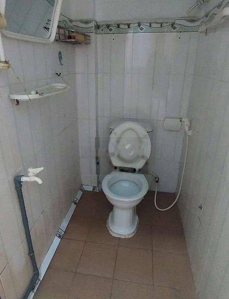 Nhà nguyên căn, trệt lầu đúc suốt, 2WC. -01