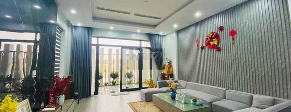 Nhà gồm 3 PN bán nhà bán ngay với giá phải chăng từ 8 tỷ có diện tích chung là 180m2 vị trí đặt tọa lạc ngay ở Quang Trung, Bỉm Sơn-03