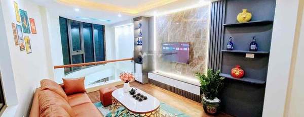 Bán nhà diện tích 30m2 vị trí nằm trên Hoàng Mai, Hà Nội giá bán chỉ 3.85 tỷ tổng quan căn nhà này gồm 4 phòng ngủ, 4 WC-03