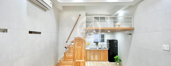 Chung cư 1 PN, cho thuê căn hộ vị trí đặt vị trí nằm ở Phạm Văn Bạch, Tân Bình, tổng quan căn hộ gồm 1 phòng ngủ, 1 WC khu vực đông đúc-02