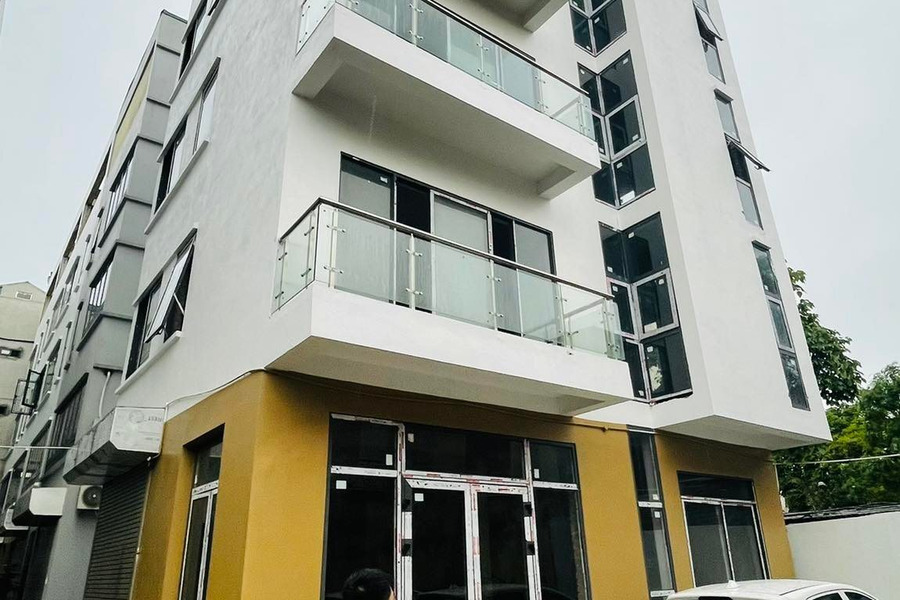 Sốc bán nhà liền kề Phạm Văn Đồng, giá chỉ 12 tỷ, 77m2, 5 tầng, mặt tiền 8m-01