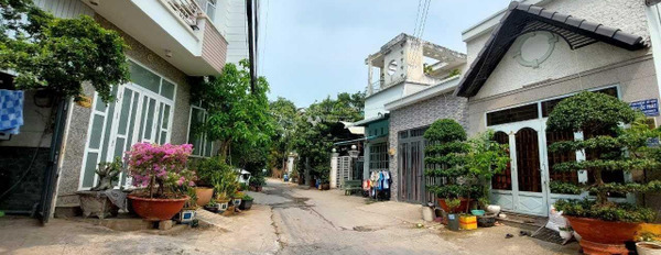 Tổng quan nhà này có tổng 2 phòng ngủ, bán nhà ở có diện tích chung là 60m2 bán ngay với giá rẻ từ 4.2 tỷ ngay Đình Phong Phú, Hồ Chí Minh-03