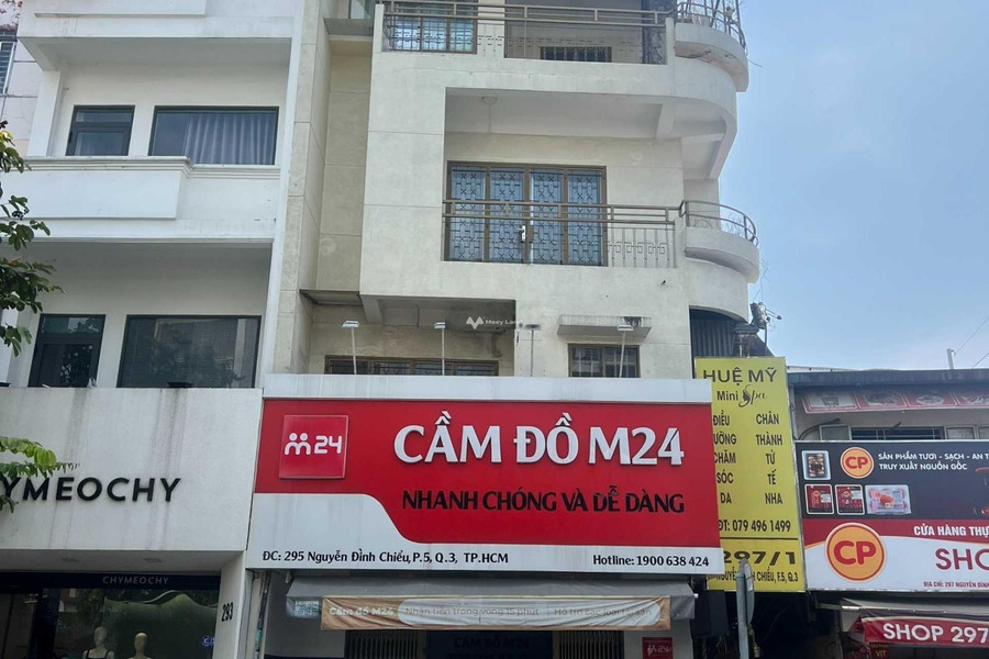 Vị trí thuận lợi gần Nguyễn Đình Chiểu, Hồ Chí Minh cho thuê nhà thuê ngay với giá cực rẻ từ 38 triệu/tháng, căn nhà có tổng cộng 3 PN, 4 WC-01