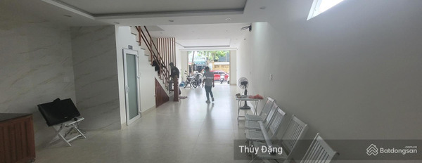 Cho thuê nhà mặt tiền nằm ở Lê Quảng Chí, Đà Nẵng, thuê ngay với giá mong muốn chỉ 12 triệu/tháng tổng diện tích 100m2, căn nhà có tất cả 2 phòng ngủ-02