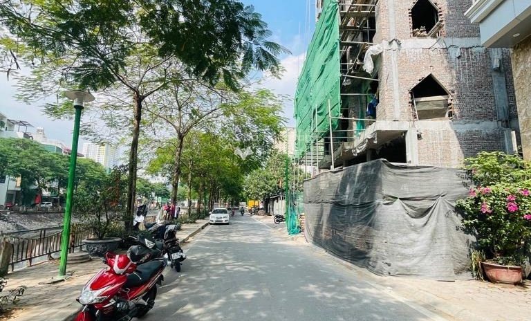 Bán nhà vị trí đẹp tọa lạc ngay trên Minh Khai, Bạch Mai bán ngay với giá quy định 14.3 tỷ diện tích gồm 61m2 ngôi nhà gồm có 4 PN