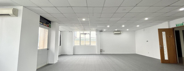 Cho thuê nhà có diện tích tổng 200m2 vị trí đặt tại trung tâm Phường 12, Hồ Chí Minh thuê ngay với giá đặc biệt 50 triệu/tháng-02