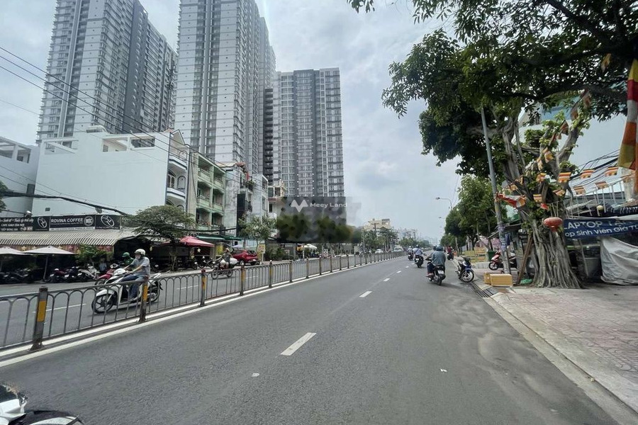 Diện tích thực là 100m2, cho thuê nhà ở vị trí đẹp nằm trên Đường Số 7, Hồ Chí Minh, nhà bao gồm 6 PN, 4 WC nội thất đầy đủ-01