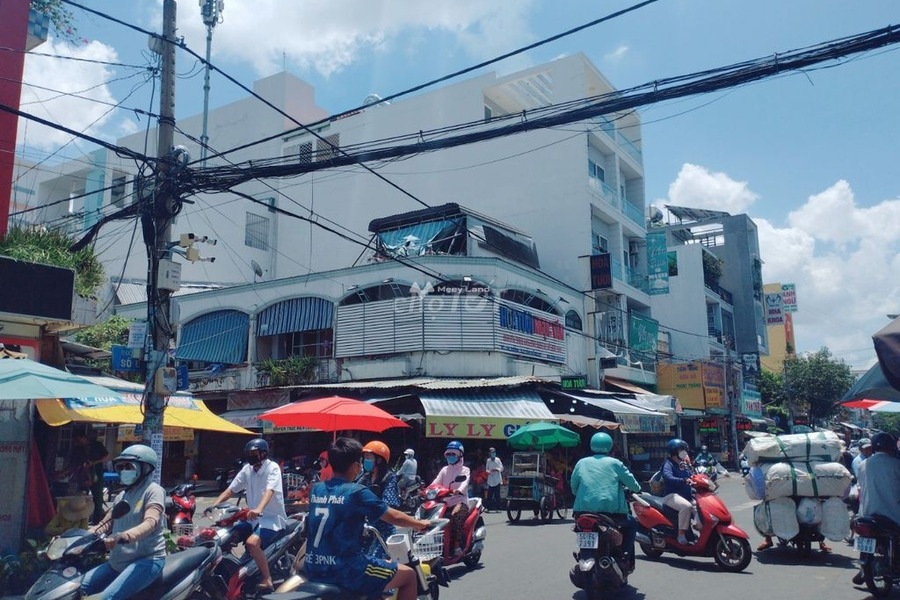 Vị trí đặt tọa lạc gần Đường Số 15, Quận 7 bán nhà bán ngay với giá siêu rẻ 6.49 tỷ tổng quan trong căn nhà có 3 phòng ngủ 3 WC-01