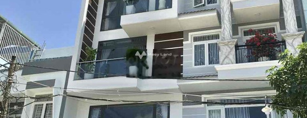 Vị trí đặt ngay trung tâm Phú Thuận, Quận 7 cho thuê nhà thuê ngay với giá khoảng 23 triệu/tháng, trong nhà có tất cả 4 phòng ngủ, 5 WC-03