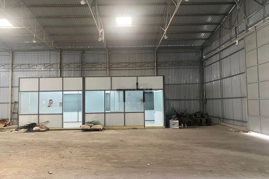 Cho thuê kho xưởng 680 m2 ngoài KCN tại Xã Tân Kiên, Huyện Bình Chánh -01