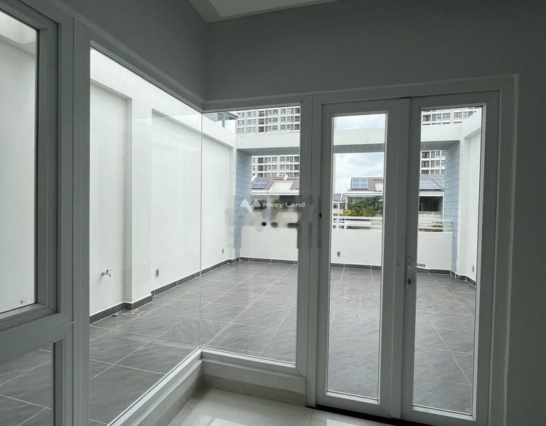 Nhà gồm 3 phòng ngủ, cho thuê nhà, giá thuê rẻ bất ngờ chỉ 30 triệu/tháng có diện tích tổng là 1999m2 tọa lạc ngay trên Phú Thuận, Quận 7-01