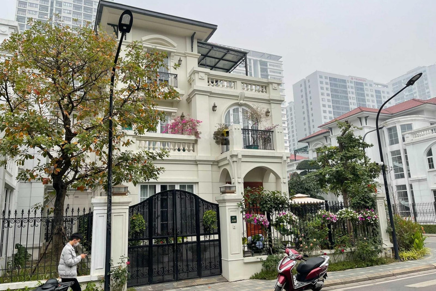 Chính chủ bán biệt thự lô góc Embassy 259m2 đơn lập mặt vườn hoa, bể bơi, hướng Đông Nam mát mẻ -01