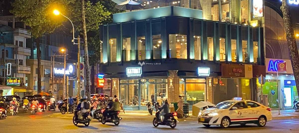 Bán nhà bán ngay với giá bàn giao 70 tỷ có diện tích gồm 144m2 vị trí cực kì thuận lợi ngay tại Phạm Hồng Thái, Hồ Chí Minh