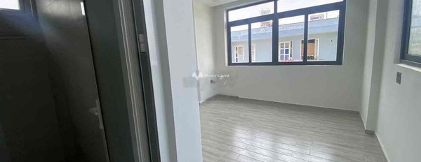 Ngay tại Bàu Cát, Tân Bình cho thuê nhà giá thuê chính chủ 48 triệu/tháng, ngôi nhà gồm 10 phòng ngủ, 6 WC-02
