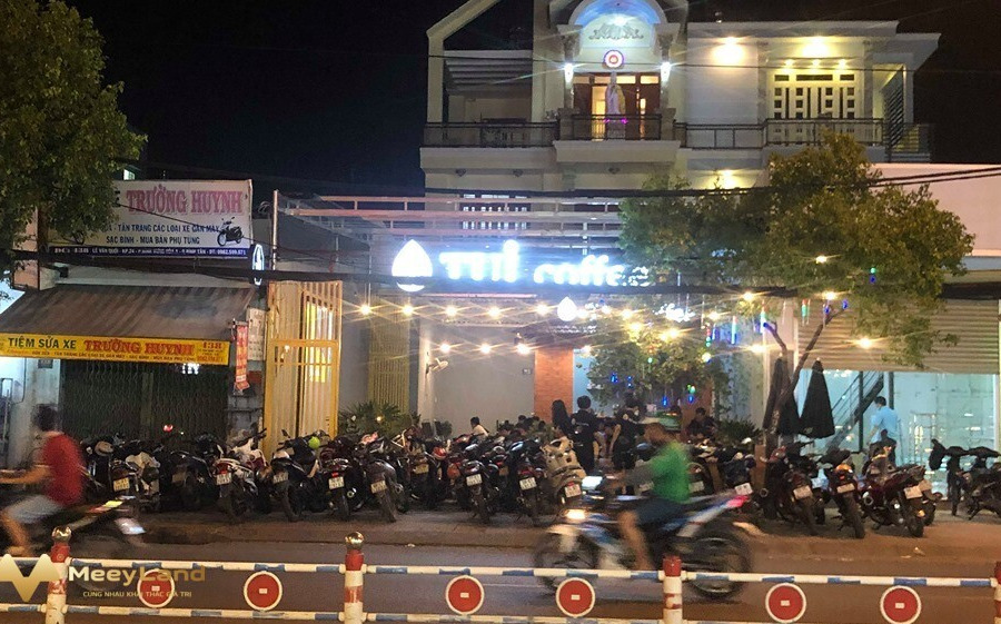 Cần sang nhượng quán Cafe vị trí cực đẹp, mặt tiền quận Bình Tân-01