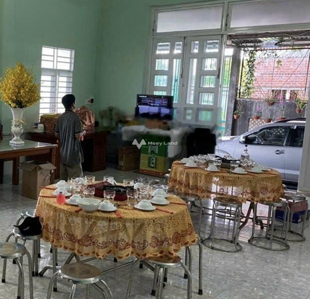 Nằm ngay trên Thống Nhất, Ninh Phước bán nhà giá bán đề cử từ 2.85 tỷ trong ngôi nhà này gồm 3 phòng ngủ 2 WC-01