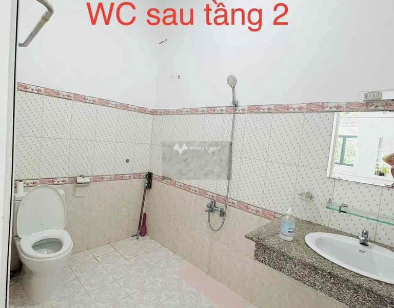 Nhà gồm 4 phòng ngủ, cho thuê nhà ở có diện tích chung là 125m2 giá thuê bất ngờ chỉ 14 triệu/tháng mặt tiền nằm tại Hải Châu, Đà Nẵng, hướng Nam-01