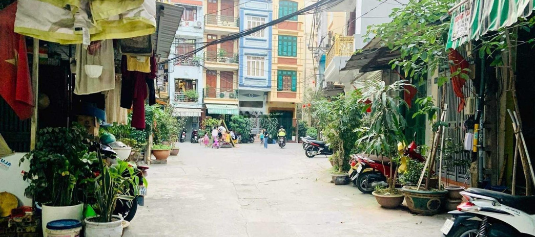 Giá 3.3 tỷ, bán chung cư có diện tích sàn 55m2 vị trí đẹp nằm ở Ba Đình, Hà Nội hỗ trợ mọi thủ tục miễn phí