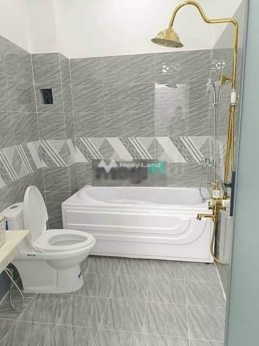 Cho thuê nhà diện tích sàn là 77m2 vị trí đặt gần Ngô Tất Tố, Bình Thạnh giá thuê cực sốc 17 triệu/tháng, căn này gồm có 3 PN, 4 WC-01