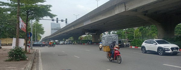 Chung vốn kinh doanh bán nhà tọa lạc ở Mễ Trì, Hà Nội bán ngay với giá gốc 70 tỷ diện tích 310m2 nhà nhìn chung gồm có 7 PN 7 WC vị trí siêu đẹp-03